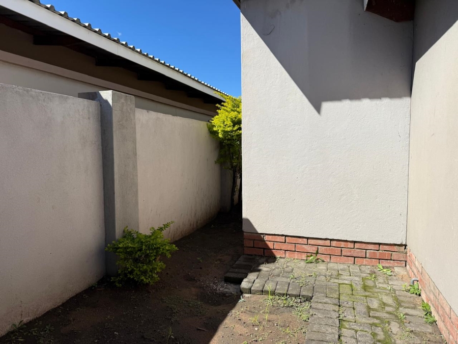 3 Bedroom Property for Sale in Waterval East North West